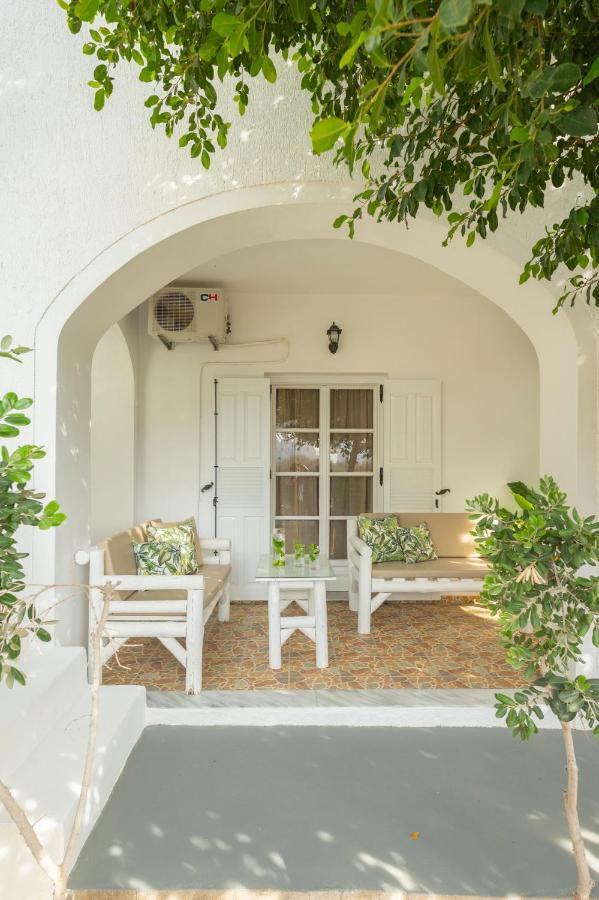 Loukas & Emma Eco Houses Perissa  Bagian luar foto